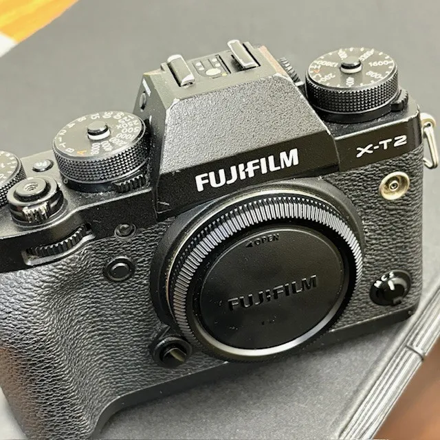 本日、富士フイルムカメラを買取しました。